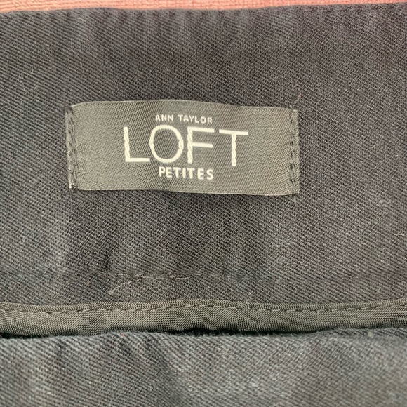 Ann Taylor Loft | Black Petite Julie Cropped Pant with Zipper Pockets - Picture 5 of 7